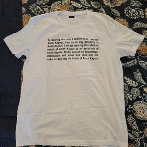 Stuart Semple Tshirt - I am Not Anish Kapoor graphic Tshirt